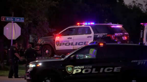 Houston police officer involved in crash with other vehicle lands in swimming pool in The Heights, HPD says
