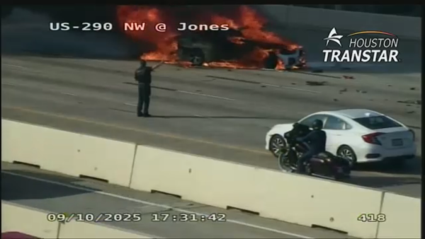 Jersey Village police say they’re looking for 3 suspects after fleeing burning vehicle during chase