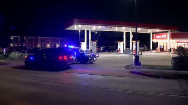 Teen dies after gunshot wound to the chest at SW Houston gas station on North Braeswood, police say