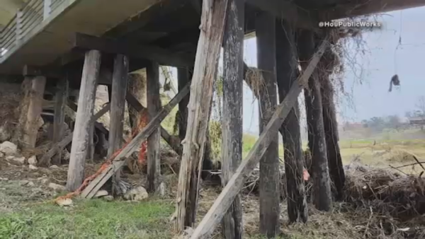 Houston begins $1.1M repairs on Heights MKT Hike and Bike Trail on Hogan Street bridge after closure