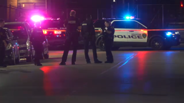 Houston police say they’re investigating whether deadly shooting on Unity Drive is related to reported carjacking nearby