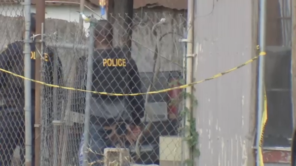 Suspect arrested after man stabbed to death on Broadhurst Drive in southwest Houston, HPD says