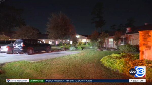 Woman dies in fire at West Janisch Health Care Center in northwest Houston, HPD says