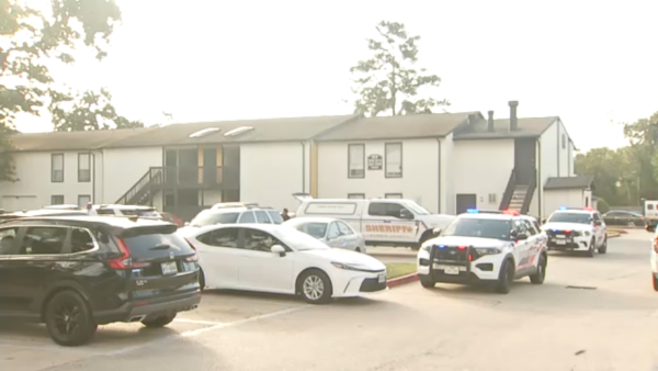 Neighbor fatally shot trying to break into another apartment in north Harris County, sheriff says