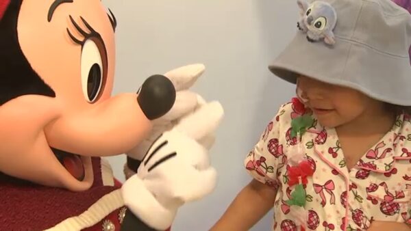 Disney characters Minnie Mouse, Stitch visit patients at Lurie Children’s Hospital in Chicago