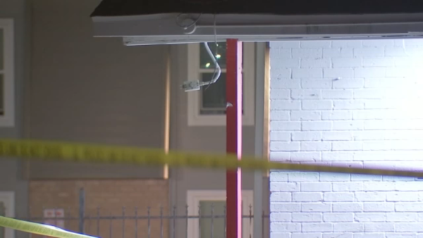 Clerk shot multiple times during robbery while closing southeast Houston convenience store on Barberry and Scott, HPD says