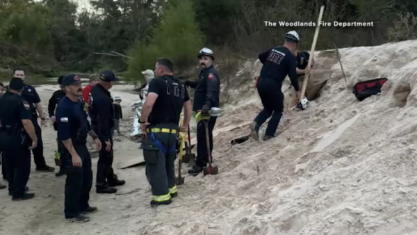 12-year-old girl rescued after being trapped in sand collapse near Spring Creek trail in The Woodlands, officials say