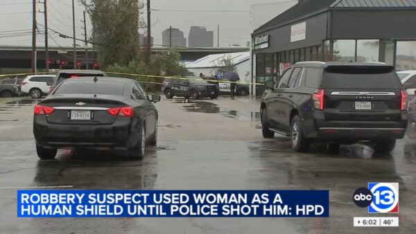 Robbery suspect used employee as shield before getting shot, HPD says