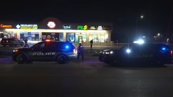 Suspect in deadly stabbing surrenders after police release surveillance photos, HPD says