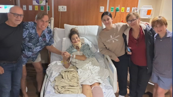 Galveston man who helped rescue survivors from deadly plane crash visits them at hospital