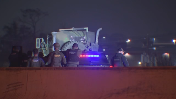 Truck driver in custody after ramming into vehicles, sparking chase that ended in SWAT standoff on Eastex Freeway, HCSO says